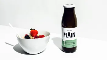 Bottle of Pläin. Source: (c) Pläin, Press Kit (http://www.plaein.de)